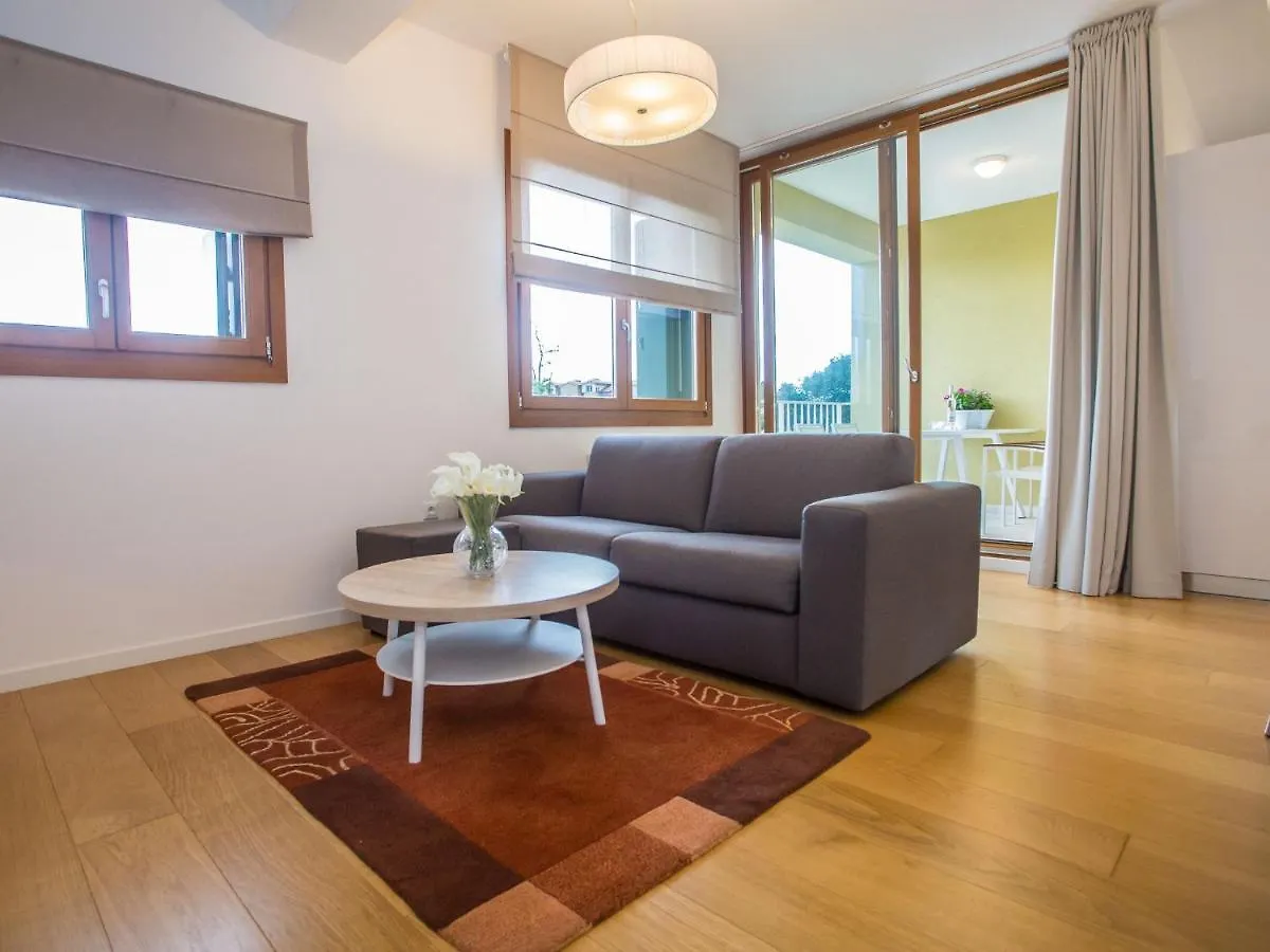 Maj - Ana - Luxury Family Apartments With Pool Poreč