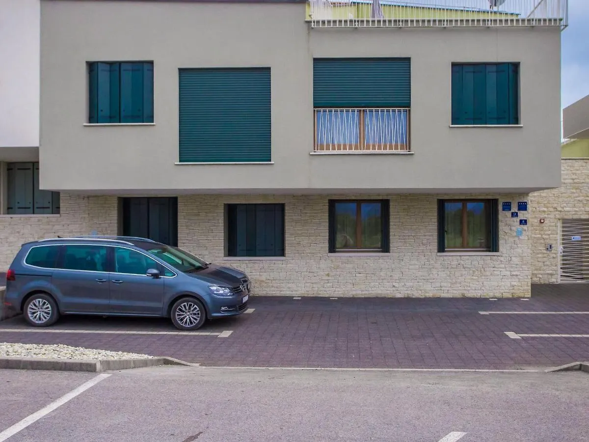 Maj - Ana - Luxury Family Apartments With Pool Porec