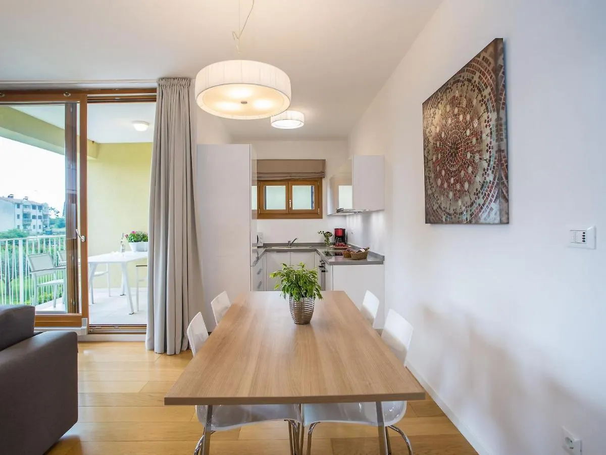 Maj - Ana - Luxury Family Apartments With Pool Porec