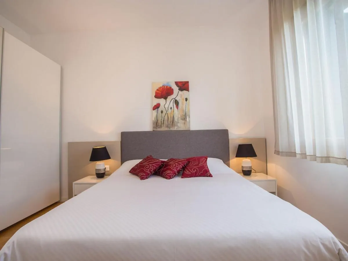 Maj - Ana - Luxury Family Apartments With Pool Porec 0*,  Croazia