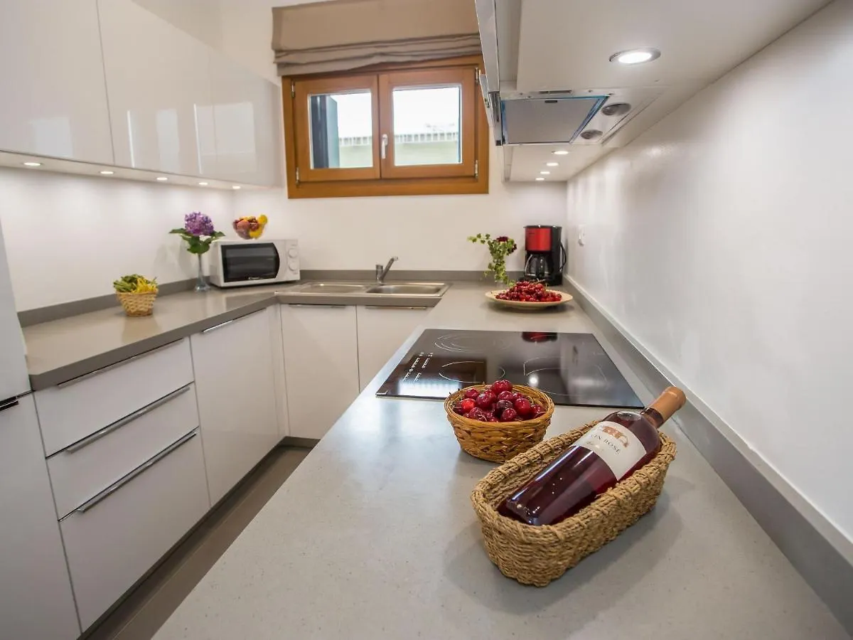 Maj - Ana - Luxury Family Apartments With Pool Porec 0*,